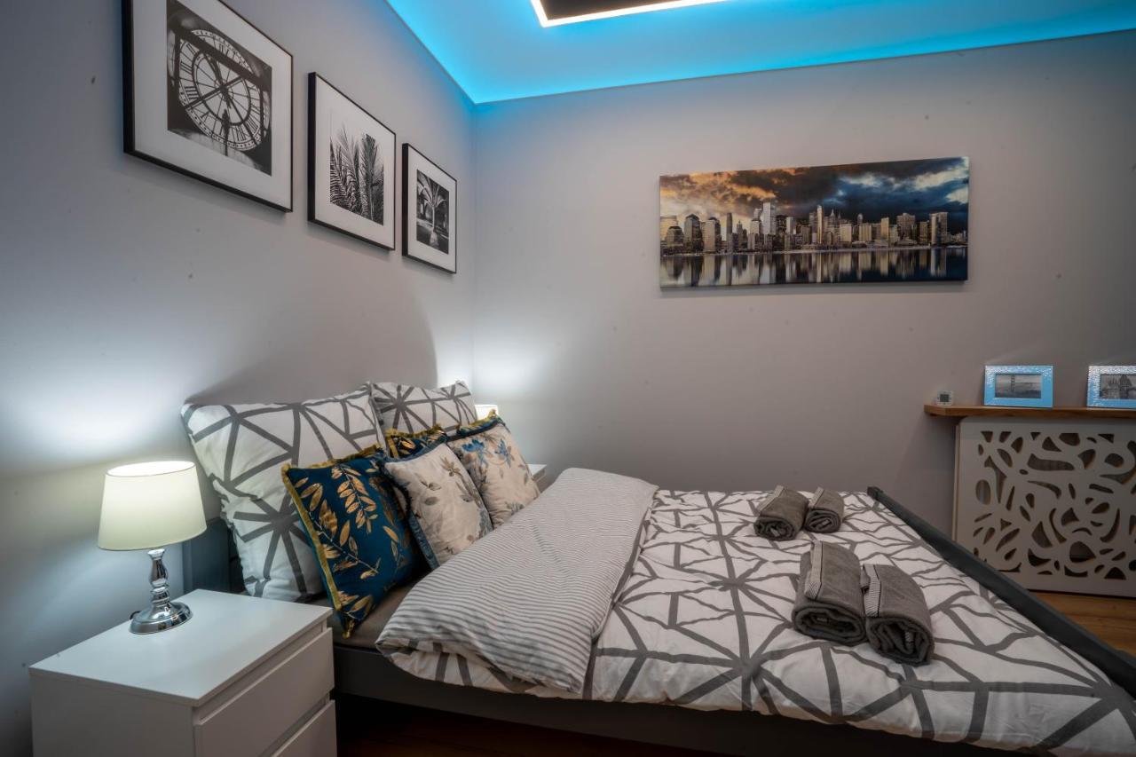 New Apartament Vip Blue Warszawa+Parking Wola Mrokowska Exteriör bild