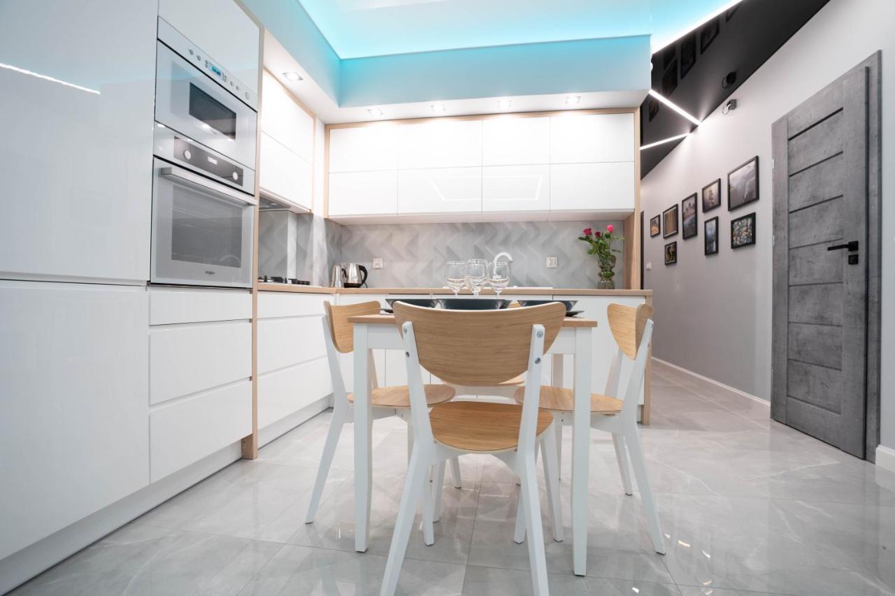 New Apartament Vip Blue Warszawa+Parking Wola Mrokowska Exteriör bild